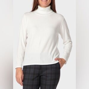 Chico's Classic ívory Turtleneck Sweater